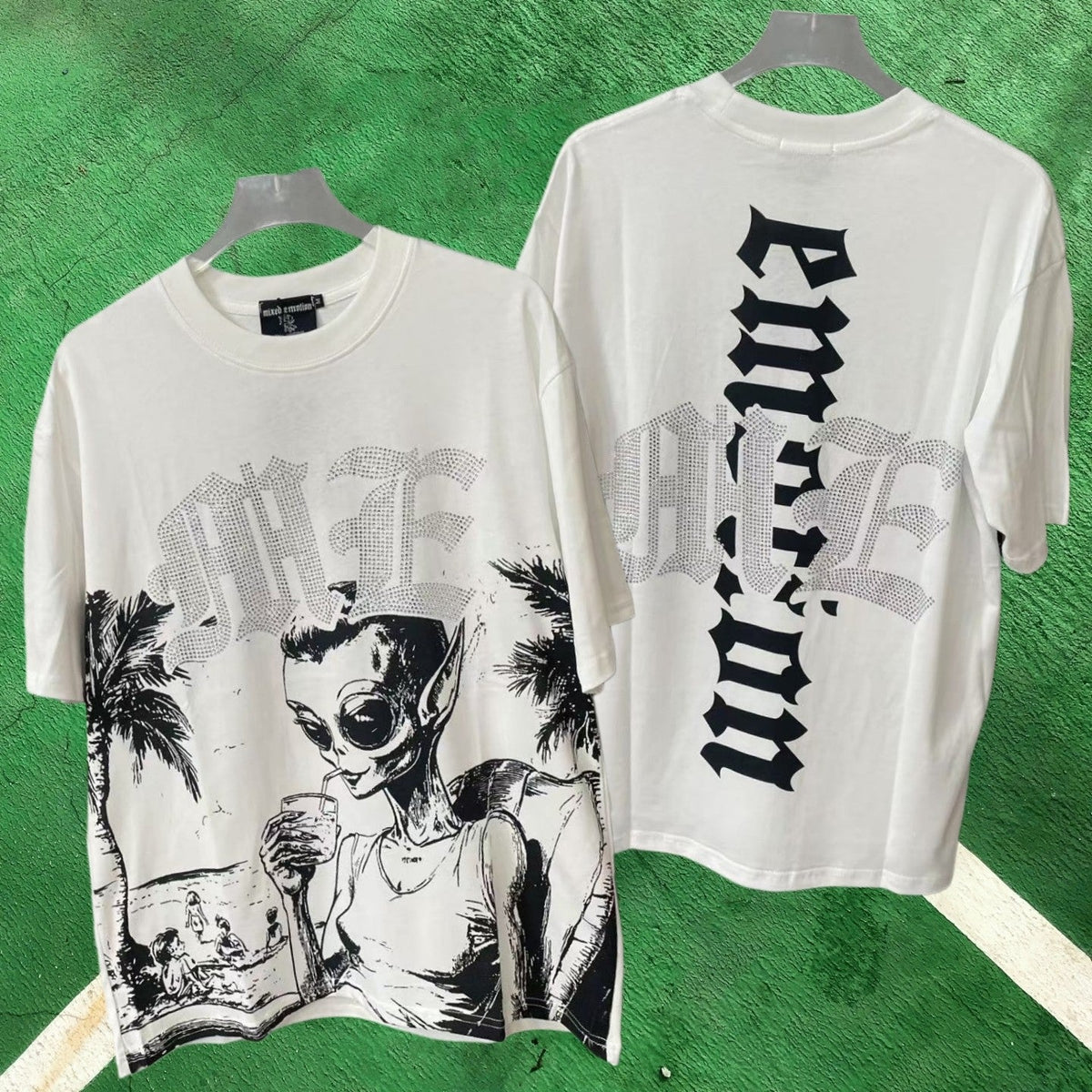 MIXED EMOTION Alien Graphic Short Sleeve T-Shirt